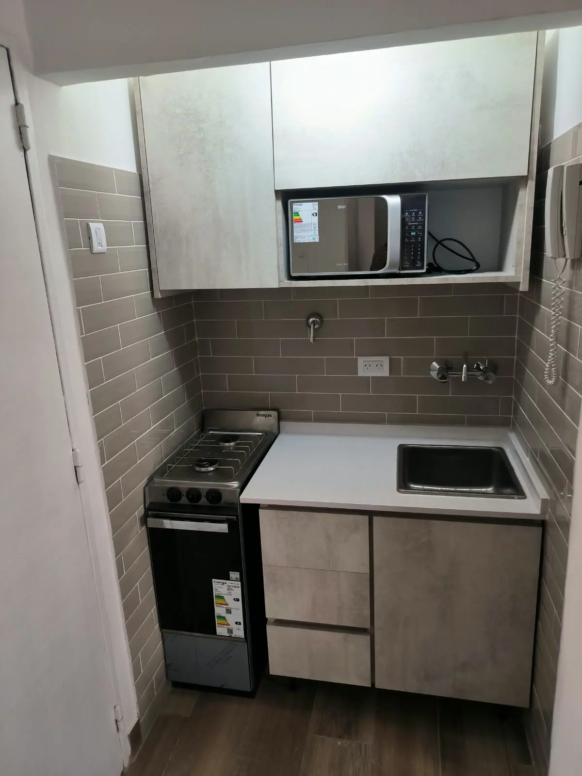 Cocina terminada en Balvanera, después de la remodelación