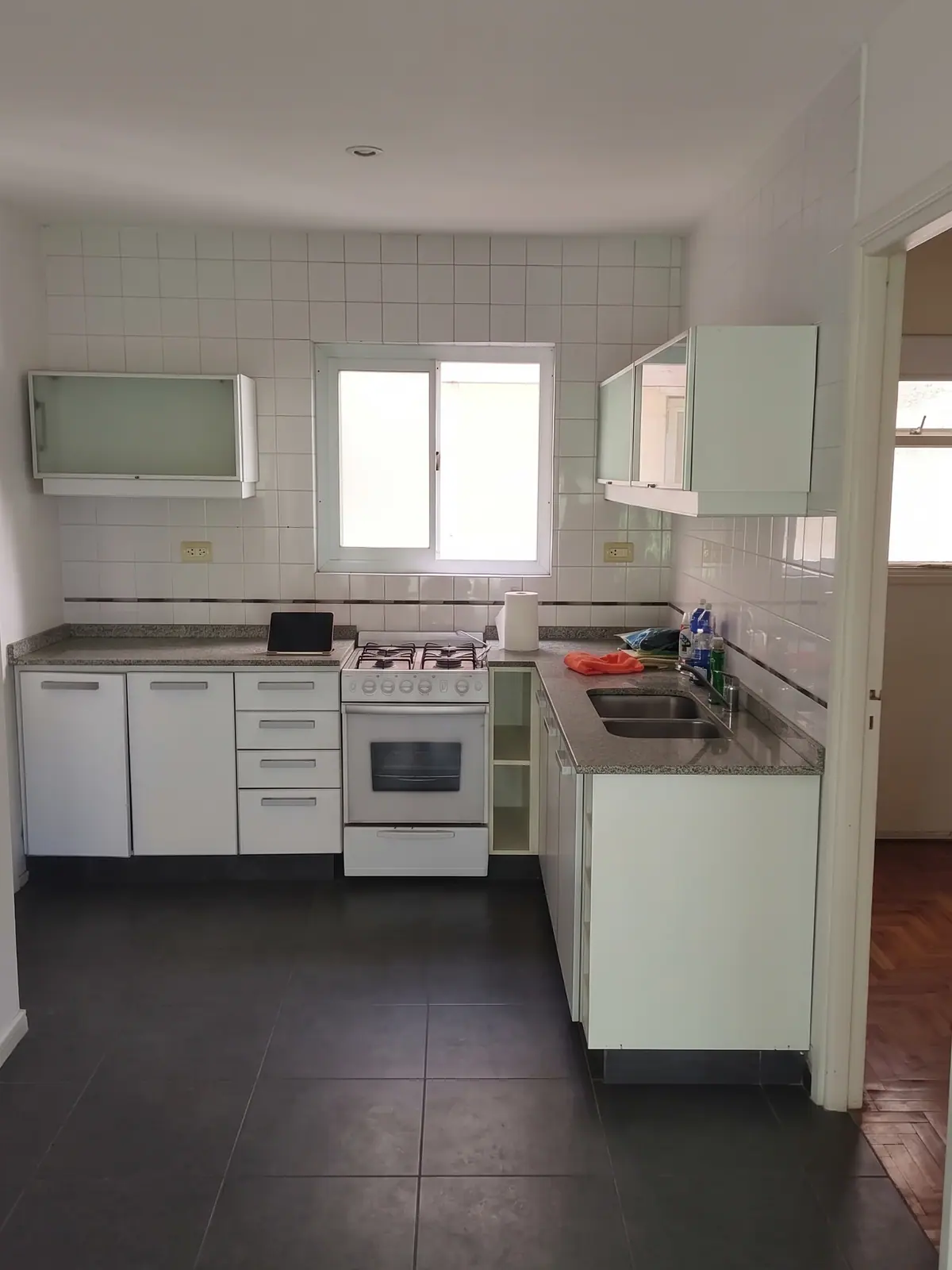 La misma cocina de Santa Fe antes de la remodelación